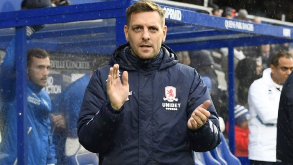 Jonathan Woodgate, ex defensor del Real Madrid, fue destituido como entrenador del Middlesbrough, equipo que roza la zona de descenso a la League One inglesa. Su reemplazante será el veterano Neil Warnock, inactivo desde que dejó el banquillo del Cardiff City.