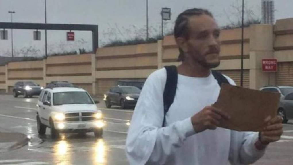 Delonte West vive en la indigencia y fue fotografiado en las calles de Dallas pidiendo limosna. Una triste realidad que ha conmocionado a los que lo admiraron como jugador.