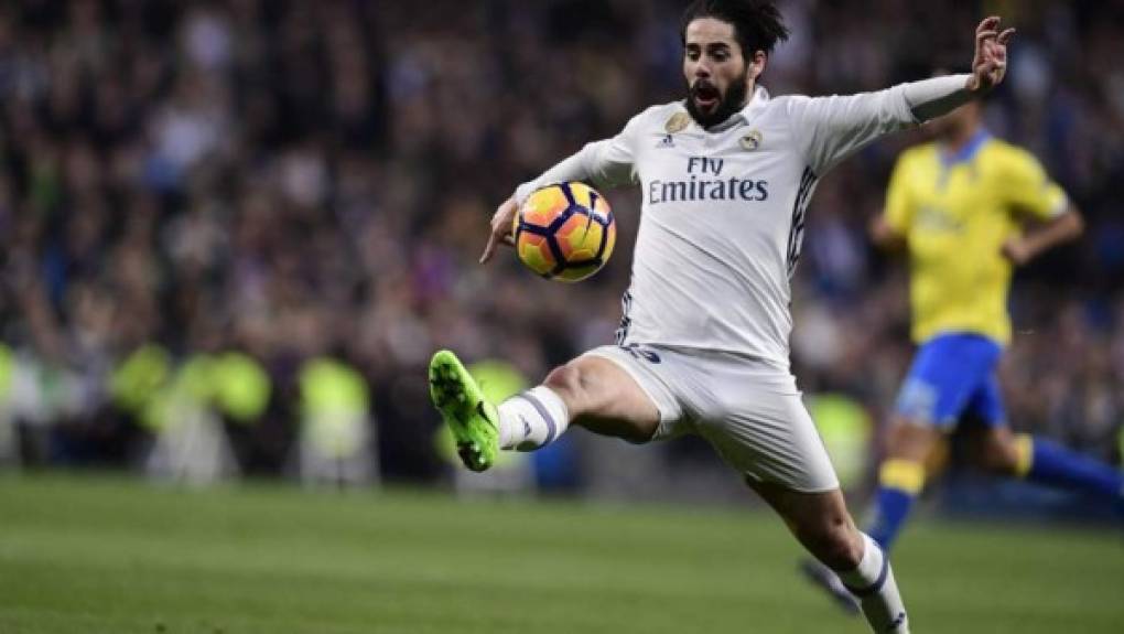 Isco Alarcón: El Diario Marca informa que el centrocampista español no se quiere ir del Real Madrid, pero en el club madridista lo venderían si recibe una buena oferta. Se menciona que la Juve lo quiere.