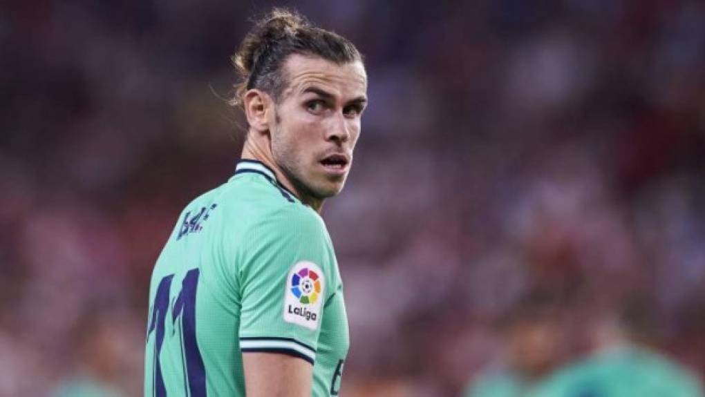 El Manchester United está considerando otras alternativas si no pueden fichar a Jadon Sancho, y el nombre de Gareth Bale está entre los posibles candidatos. El equipo inglés consideraría fichar al galés si solo pagase la mitad de su sueldo. Cabe señalar que Bale no entra en los planes de Zidane.