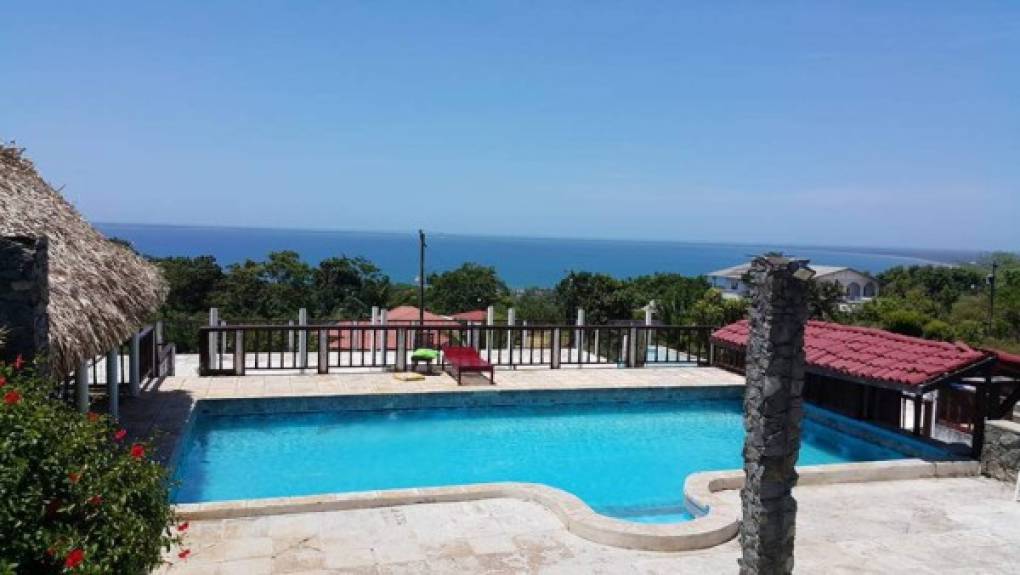 El hotel colonial Villa Brinkley tiene la mejor vista de la bahía de Trujillo.