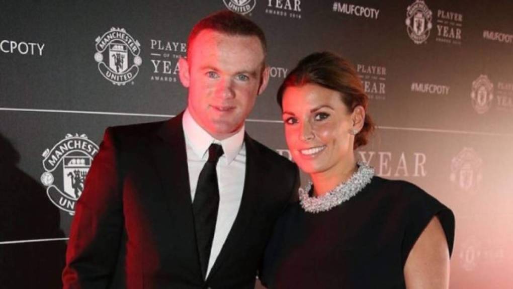 Rooney y su esposa Coleen tienen un matrimonio de más de 10 años y que son padres de cuatro hijos. El exjugador del Manchester United se mudó a Estados Unidos.
