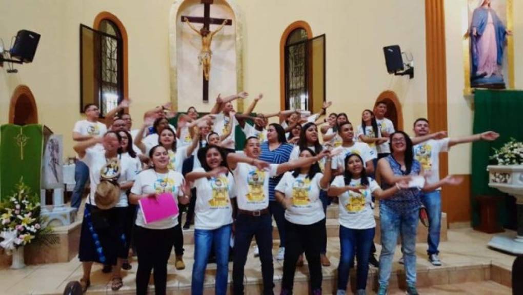Catrachos de La Ceiba también se unieron para asistir al evento que espera la llegada de al menos 100,000 peregrinos.