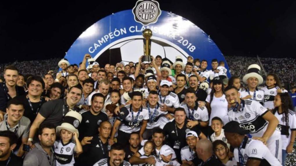 7. Olimpia (Paraguay) - El cuadro franjeado tiene en su historia 44 títulos y son el tercer equipo sudamericano con más ligas.