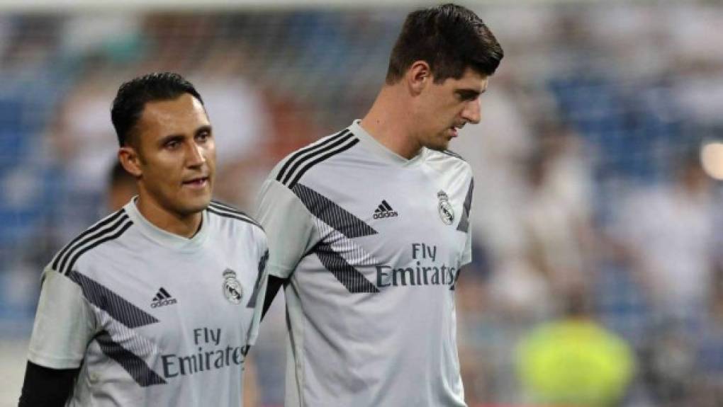 Keylor Navas daría su marcha atrás de salir del Real Madrid con la llegada de Zidane ya que es de la confianza del francés. Courtois sería el portero suplente en la próxima campaña.