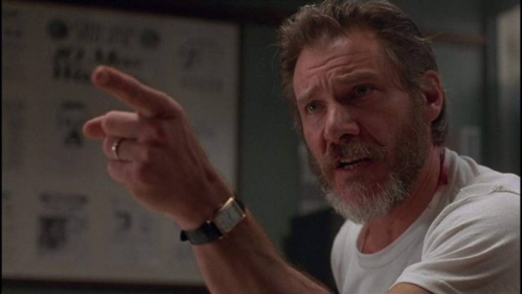 En El Fugitivo, Harrison Ford interpretó al doctor Richard Kimble.
