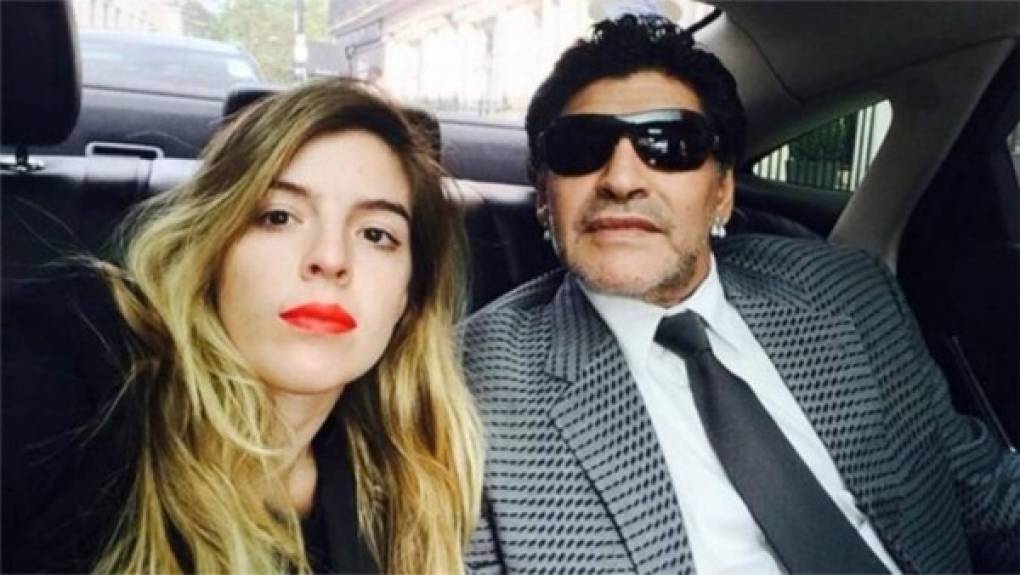 Dalma Maradona es una de las lindas hijas del polémico astro del fútbol argentino. La chica cuenta con 32 años de edad.