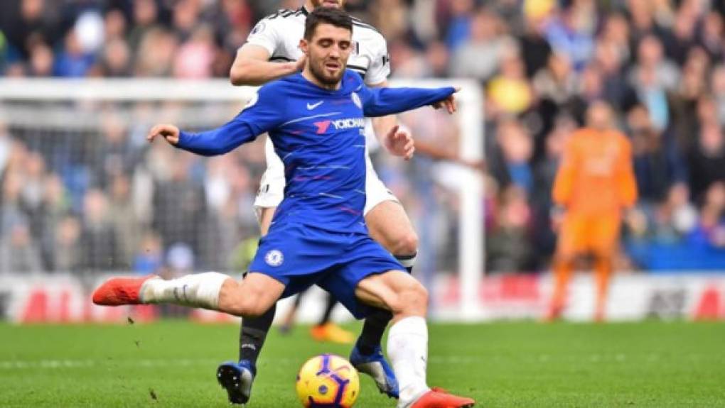 Mateo Kovačić: La ficha del centrocampista croata le pertenece al Real Madrid y en la última campaña jugó en Chelsea. Al parecer seguirá en el club blanco, aunque el Inter de Italia lo quieren.