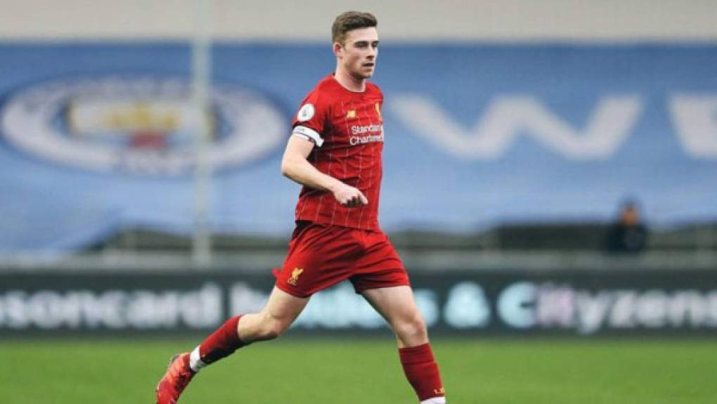 El Liverpool ha hecho oficial la salida del joven lateral zurdo Tony Gallacher. El futbolista se irá cedido al Toronto FC hasta que se termine el año.