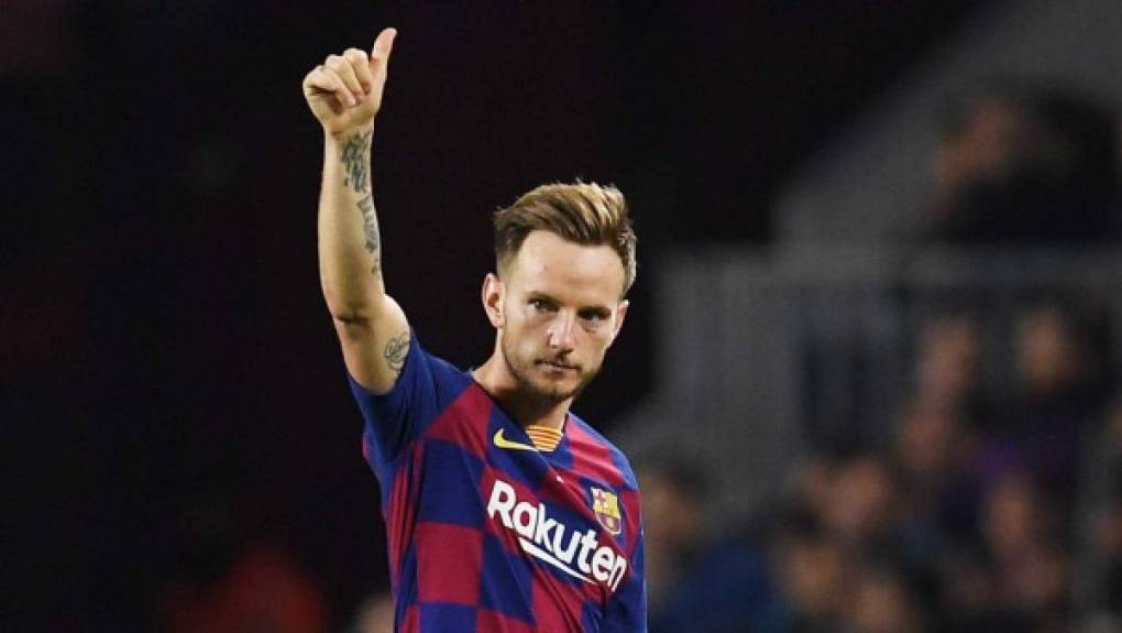 Ivan Rakitic - El croata cumple su sexta temporada como azulgrana y su confianza en el club ha ido cayendo La afición del Barcelona ya no está enganchada con el mediocampista, que no esconde su deseo de regresar al Sevilla. El valor actual que tiene para ser fichado es de 25 millones, es lo que sacaría el Barça si lo vende.