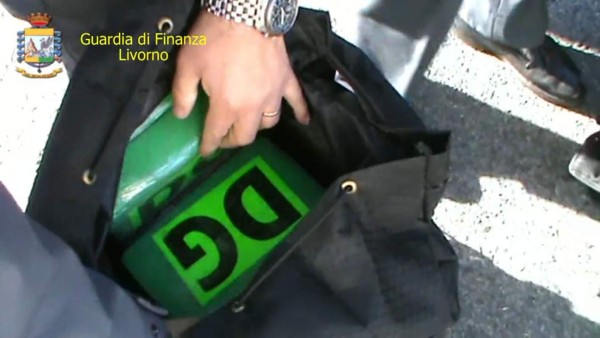 La policía de Italia decomisó este miércoles 644 kilos de cocaína ocultos en bolsas de café en un cargamento procedente de Honduras, informaron medios locales.