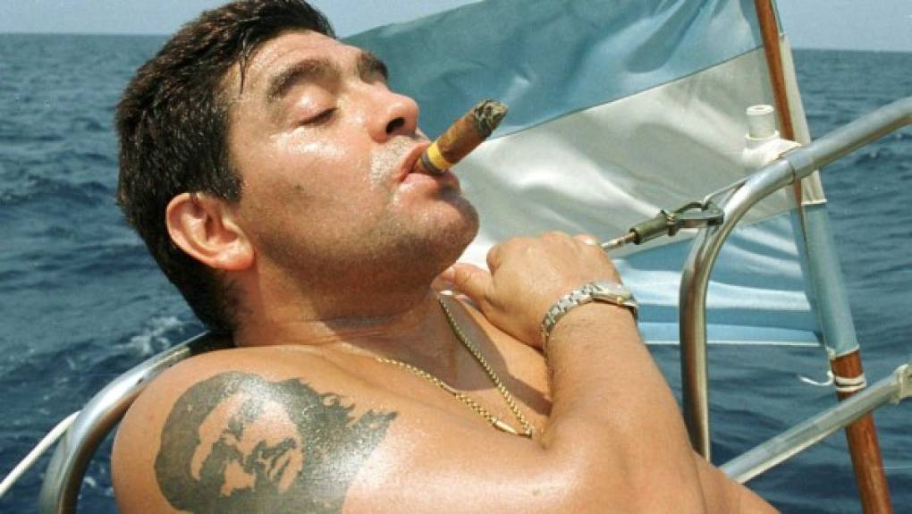 'Con mi enfermedad yo di ventajas. ¿Sabés qué jugador hubiese sido yo si no hubiese tomado droga?': Maradona.