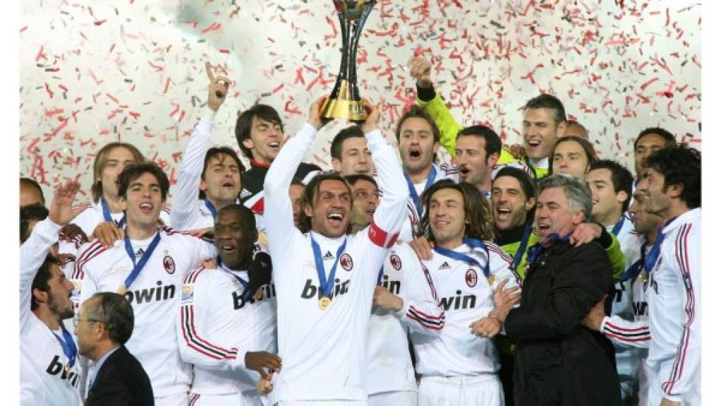 2007 - Milan: Los italianos cobrarían revancha en Japón al derrotar a los 'Xeneixes' 4-2. Ese equipo de Carlo Ancelotti contaba con estrellas como Kaká, Seedorf, Inzaghi, Maldini, Cafú o Pirlo.