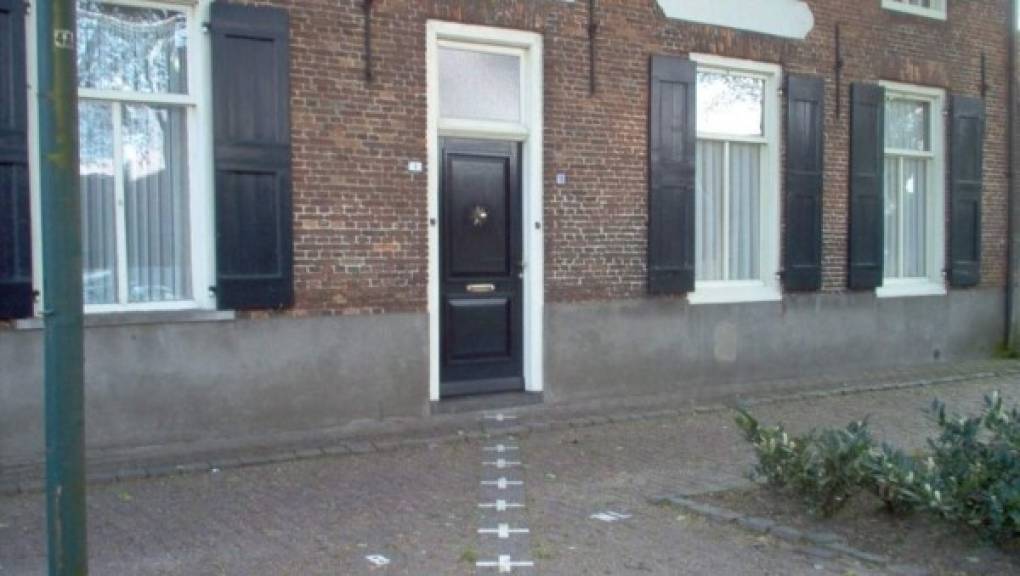En Baarle, el límite entre Bélgica y Holanda pasa por la puerta de una casa.