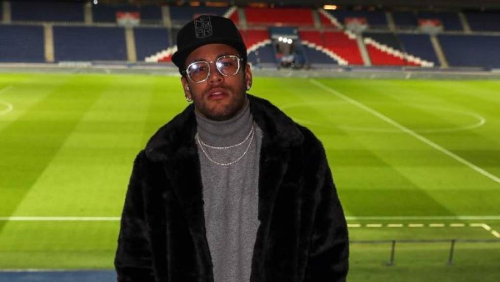 Neymar: El crack brasileño gana 7,2 millones de dólares por sus fotos en Instagram. 722.000 por post patrocinado.<br/>