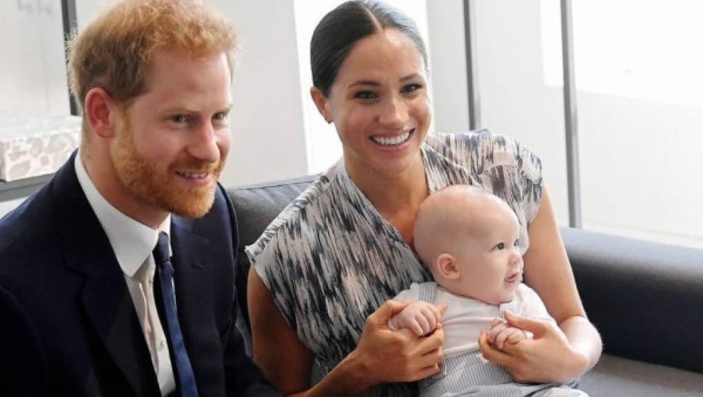 En los últimos meses Harry se ha plantado antes los tabloides, con demandas de por medio, para defender a la madre de su hijo, alegando que el acoso que Meghan vive le recuerda al de su madre Diana de Gales, quien falleció en un accidente perseguida por paparazzis.