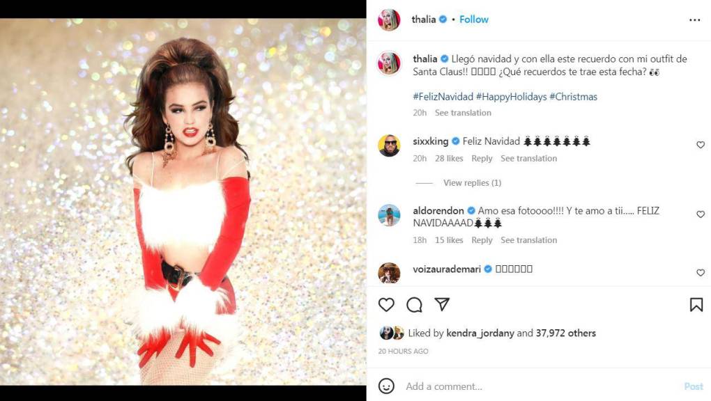 Thalía compartió esta fotografía de antaño para desear a sus seguidores una Feliz Navidad. 