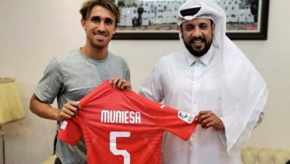 Marc Muniesa: El defensor español deja al Girona y ha sido anunciado como nuevo jugador del Al-Arabi de Qatar. En su momento perteneció al FC Barcelona.