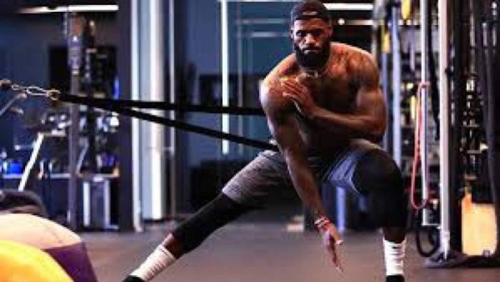 A sus 35 años de edad, LeBron James luce imponente gracias a su dieta.