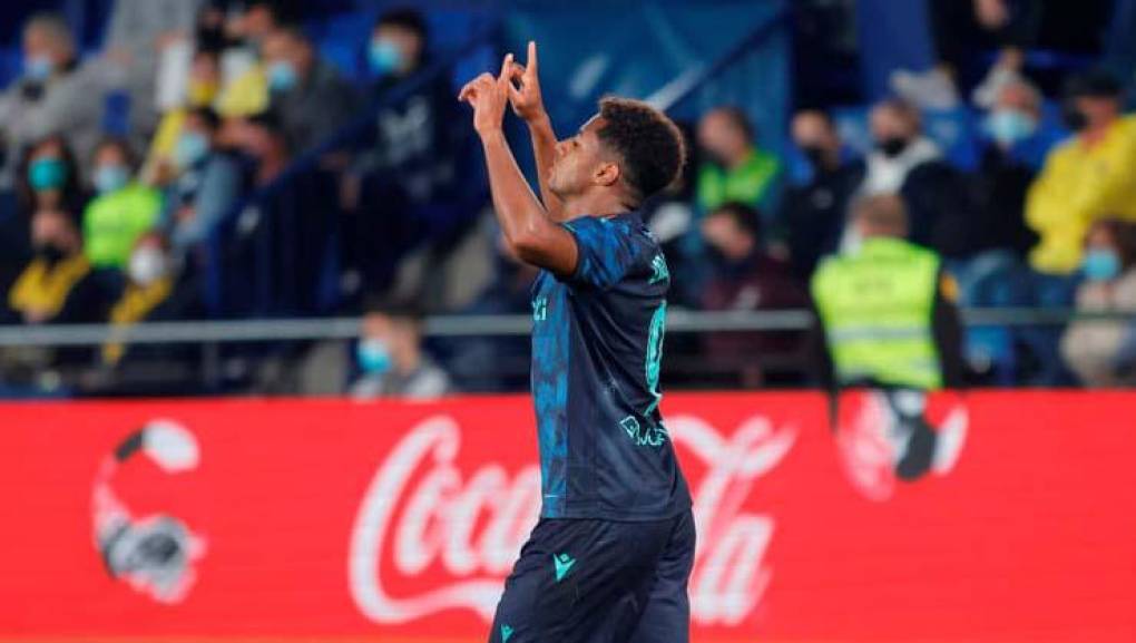 ¡De Honduras para el mundo! Antony Choco Lozano hizo historia al marcar un hat-trick en el empate 3-3 del Cádiz frente al Villarreal. El hondureño fue elegido como el MVP del partido y en España no han parado de elogiarlo.