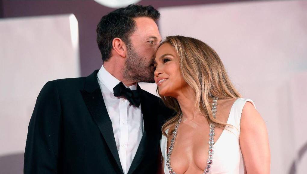 Ben Affleck y su esposa Jennifer López siguen dando de qué hablar una semana después de que ambos se casaran en Las Vegas, Nevada. 