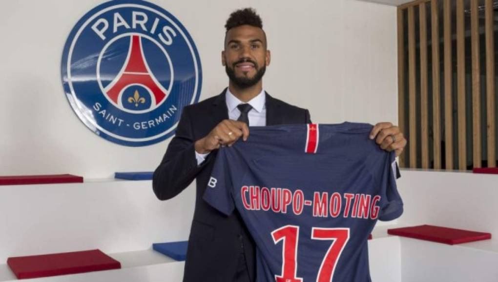 Paris Saint-Germain's Cameroon forward Eric Maxim Choupo Moting arrives at the Parc des Princes in Paris, on August 24, 2020, a day after being defeated by Bayern Munich during the UEFA Champions League final football match. (Photo by Alain JOCARD / AFP)