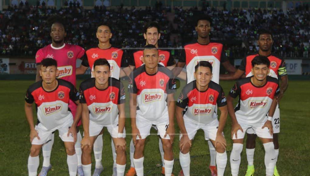 El Lone FC se quedó sin poder jugar la finalísima por el ascenso. En la ida ganaron 2-1, pero en el juego de vuelta perdieron 3-0.