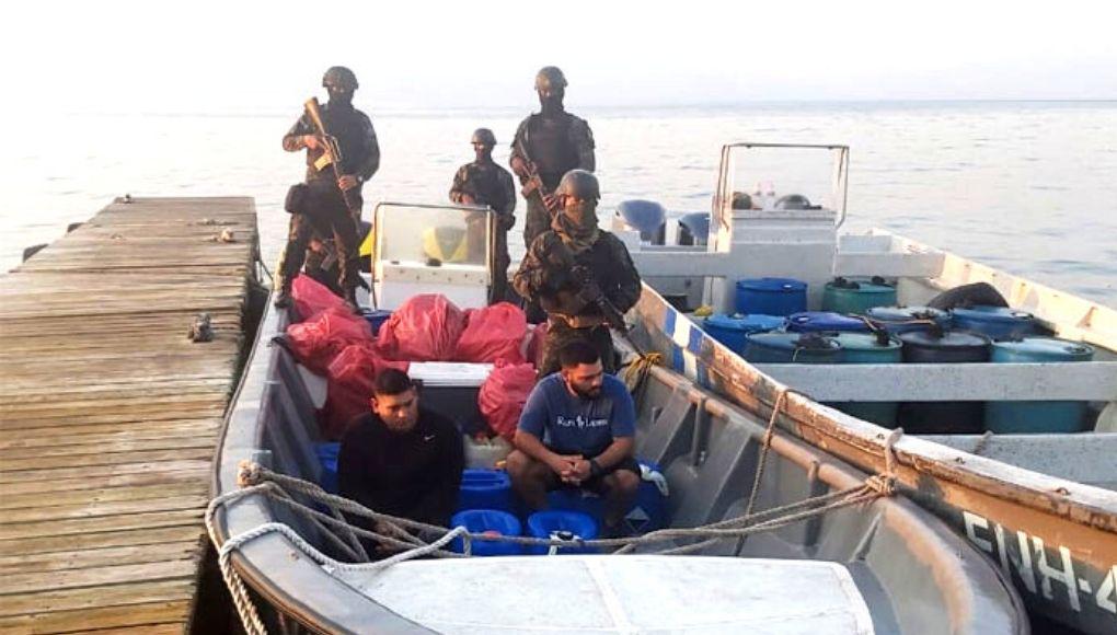 Reciben 11 años de cárcel por transportar 739 kilos de cocaína en una lancha