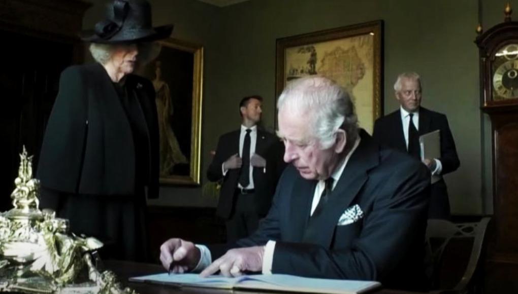 “No tolero esta maldita cosa”: Rey Carlos III vuelve a enojarse por insólita razón (VIDEO)