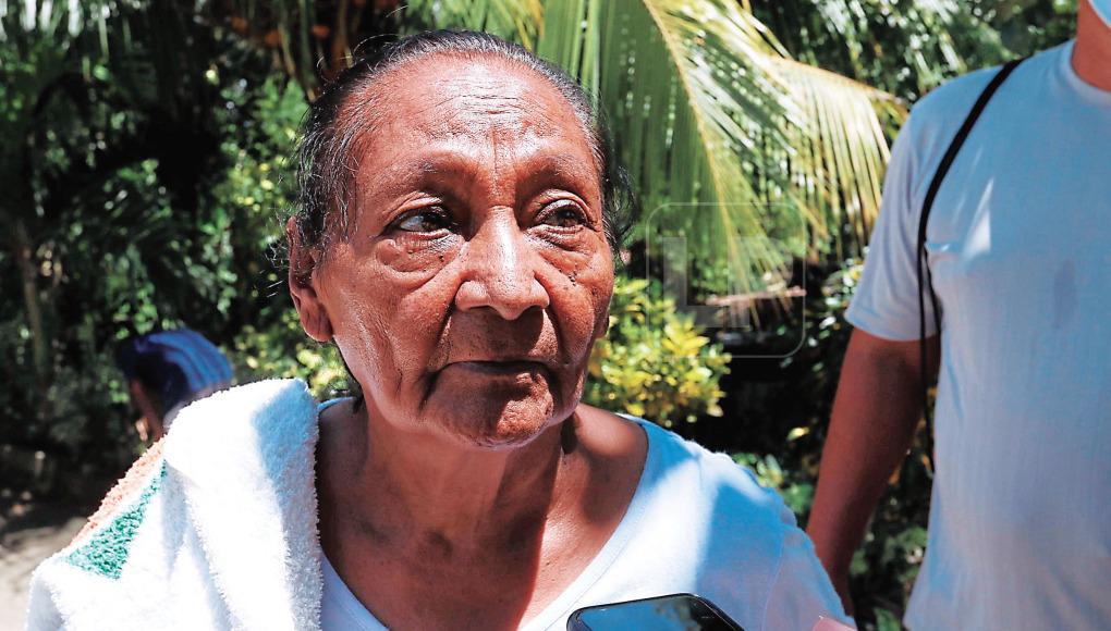 La campeña manifestó que esto también fue posible gracias al apoyo de personas de noble corazón que se sumaron a la causa y enviaban alimentos en lanchas desde El Progreso.