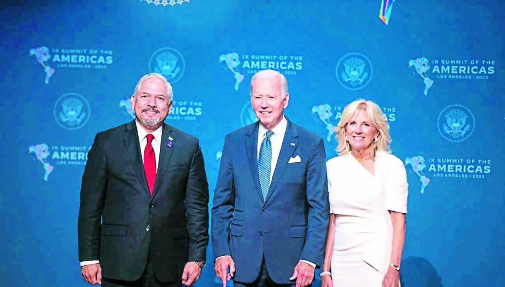 <b>Canciller hondureño con Joe Biden.</b>