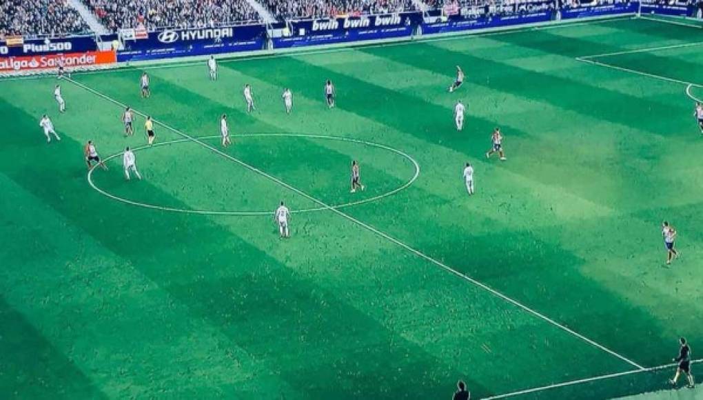 Ya en la segunda parte la polémico siguió. Al minuto 52 el delantero Morata anotó un golazo ante su ex club pero se le anuló por un supuesto fuera de juego.