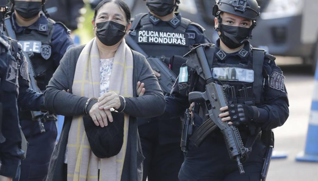 La hondureña Herlinda Montes Bobadilla, una de las principales cabecillas del clan Montes-Bobadilla, fue extraditada este martes 26 de julio a Estados Unidos para responder por tráfico de cocaína hacia ese país.