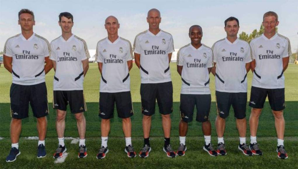 Los jugadores no son los únicos que han vuelto al trabajo en el Real Madrid. También lo ha hecho el nuevo cuerpo técnico del club blanco encabezados por Zinedine Zidane.