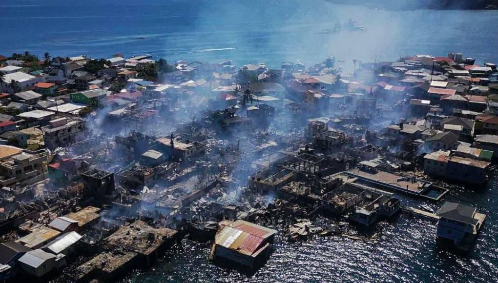 $!El incendio en Guanaja marcó un antes y un después en la historia de la isla caribeña.