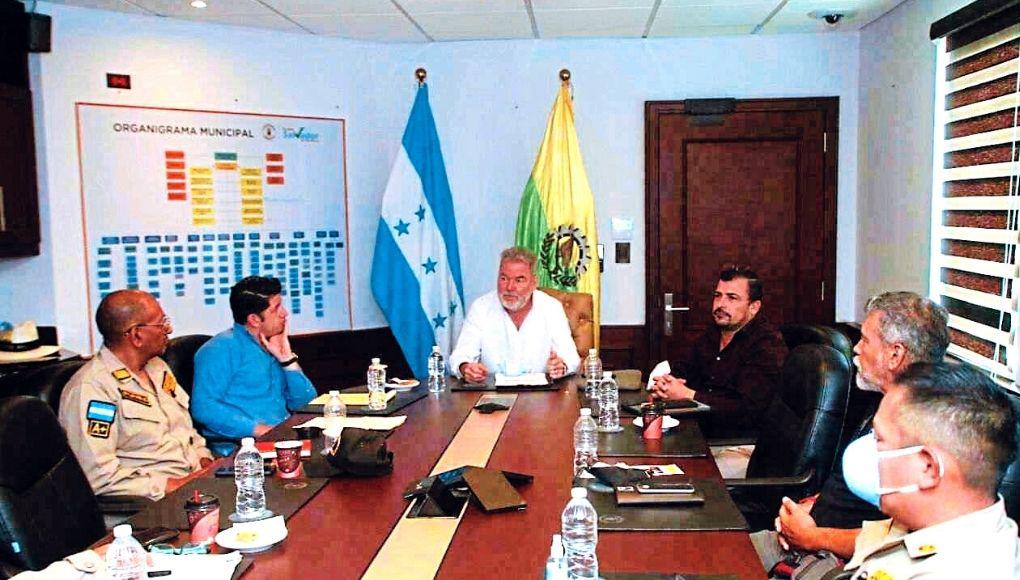 Los fondos sirven para reparar equipos, pagar planillas y operar; las autoridades municipales, bomberos y Amhon se reunieron hasta llegar a un acuerdo.