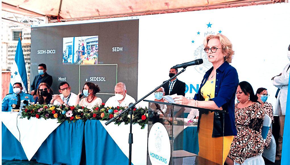 Kerry Kennedy, de la Fundación Robert Kennedy Human Rights, asistió al evento ayer en San Pedro Sula.