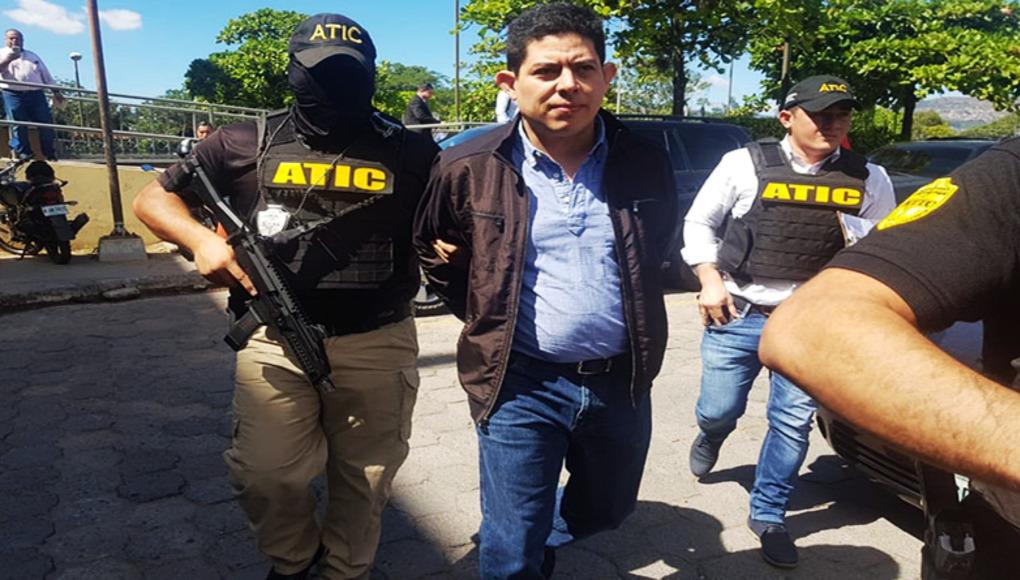 Capturan en El Salvador a hondureño acusado de casi 100 delitos