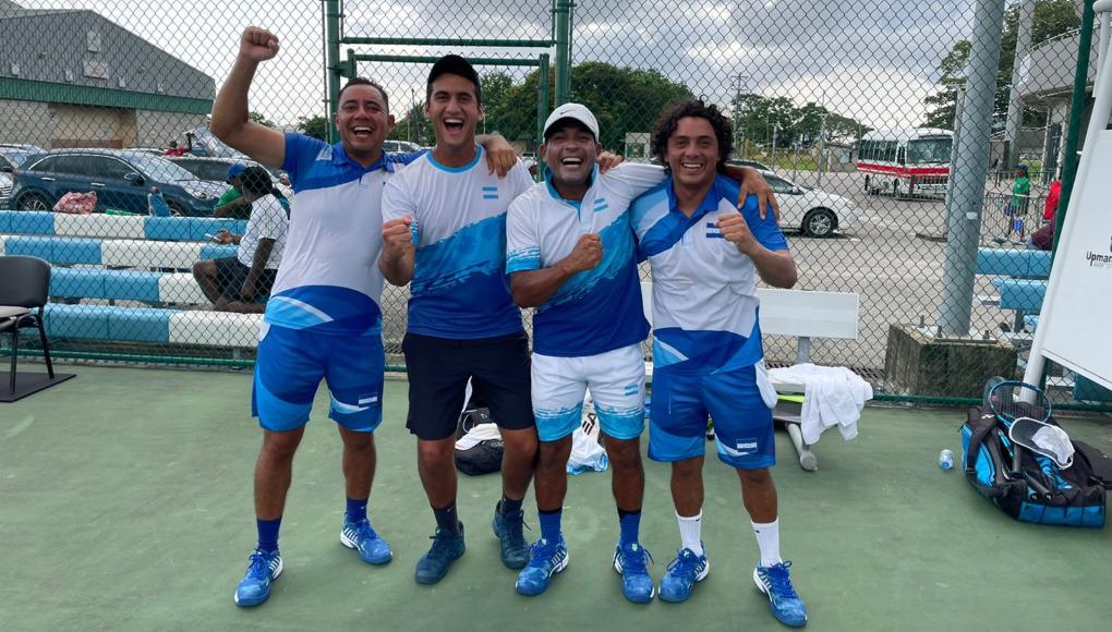 Honduras hace la hombrada y asciende en Copa Davis