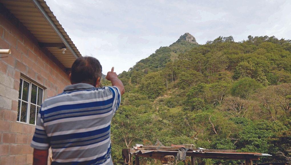 De Cayaguanca caminando unos cinco minutos también se llega a un punto ciego para pasar a El Salvador y se arriba a la comunidad de San Francisco.
