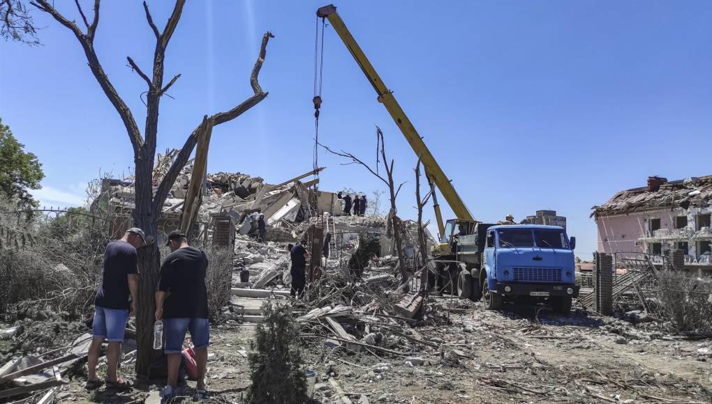 Ataque en Odesa ocurrió días después de que un ataque ruso destruyó un centro comercial en Kremenchuk.