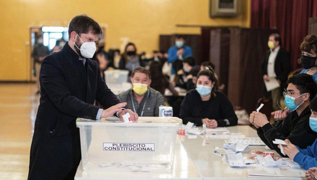Hondureños votarán hoy en el referéndum de Chile