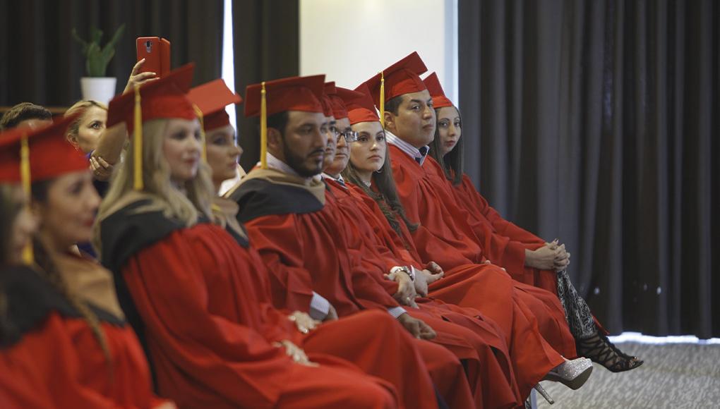 La universidad cuenta con estudiantes en más de 30 países.