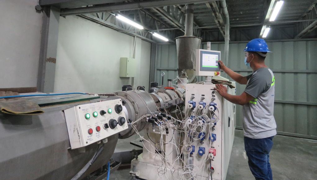 Máquina de avanzada tecnología instalada en la planta de producción en Choloma.