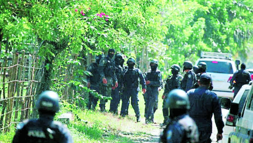 Campesinos demandan que les arrienden terrenos incautados