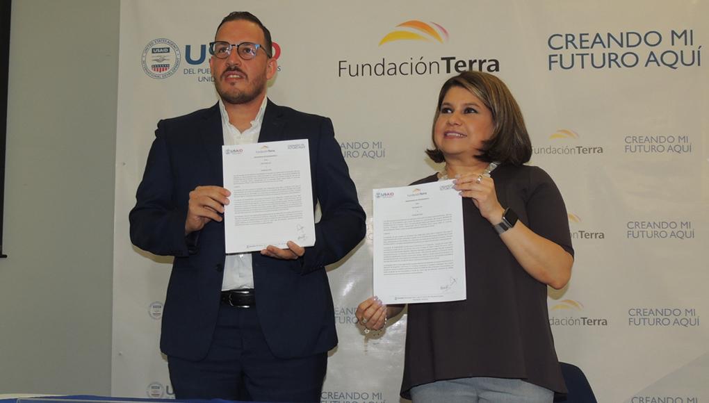 Fundación Terra y USAID firman alianza para fortalecer la educación de los jóvenes en Honduras