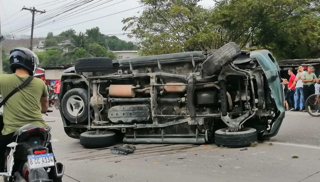 Volcamiento de camioneta en Choloma deja un muerto y dos heridos