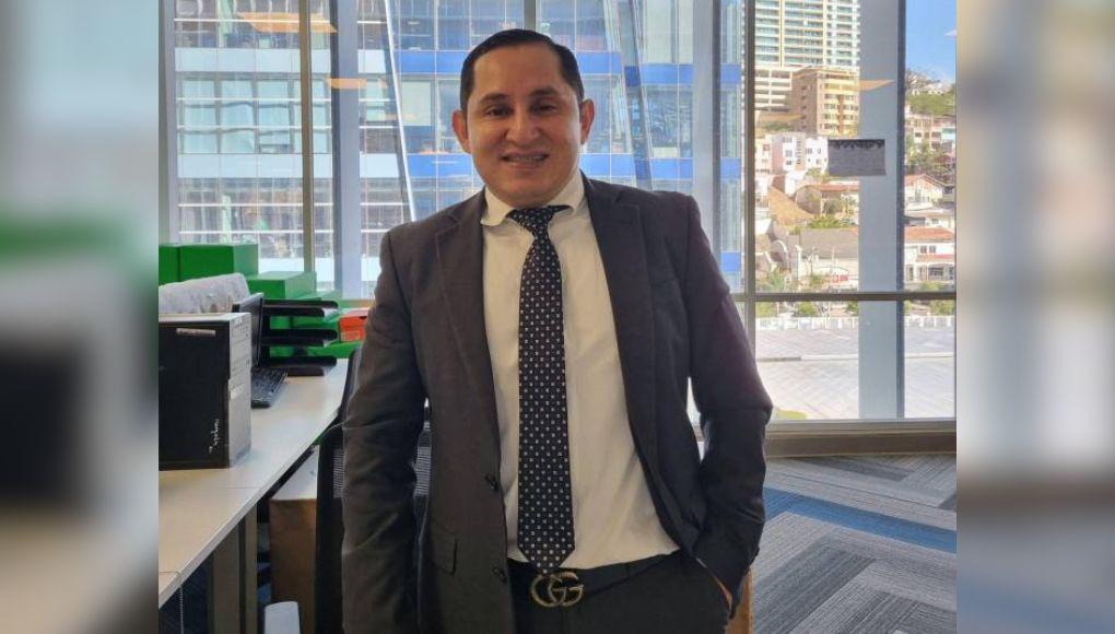 Gobierno confirma renuncia de Tirso Ulloa tras escándalo sexual