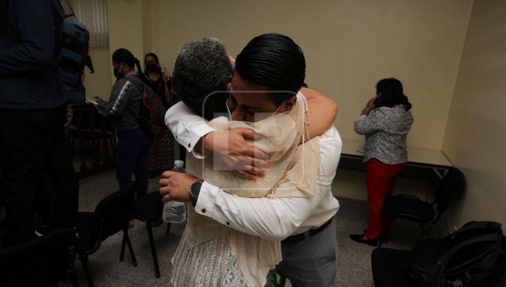 Lágrimas y abrazos: así reaccionó Kevin Solórzano al ser declarado inocente (FOTOS)