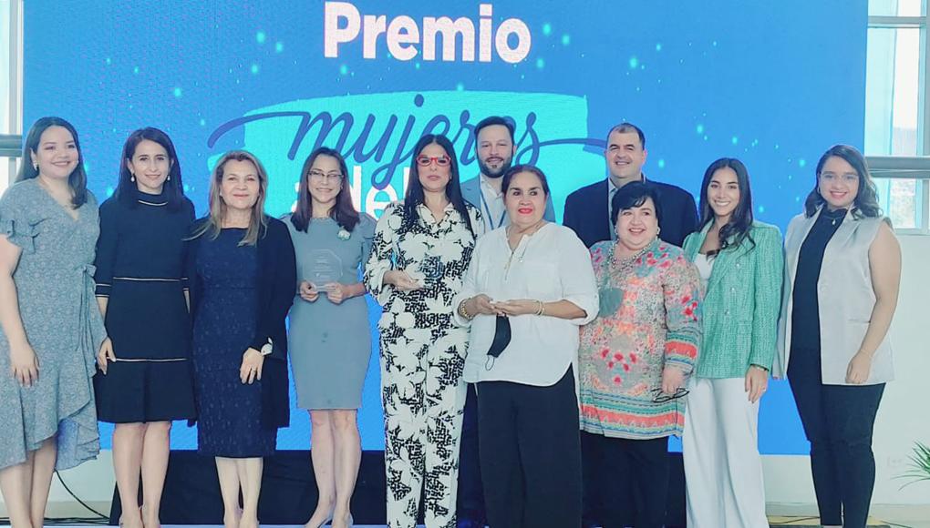 Ficohsa reconoce a las ganadoras del Premio Mujeres Adelante